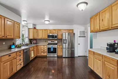 2622 N 2600 E, Layton, UT 84040 - Photo 11