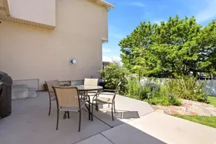 11566 S Sunburn Ln E, Sandy, UT 84094 - Photo 33