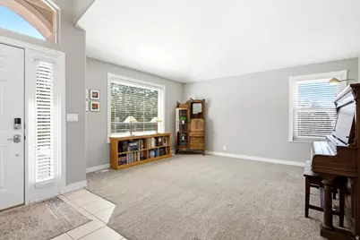 11566 S Sunburn Ln E, Sandy, UT 84094 - Photo 5