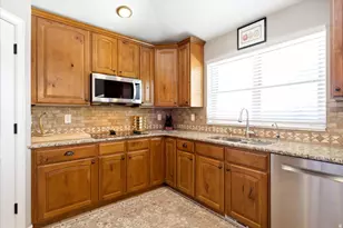 11566 S Sunburn Ln E, Sandy, UT 84094 - Photo 7
