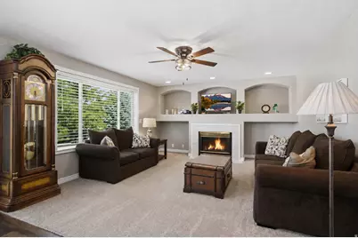 11566 S Sunburn Ln E, Sandy, UT 84094 - Photo 13