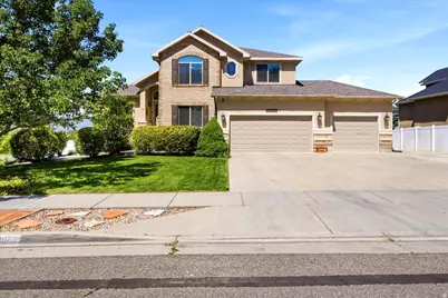 11566 S Sunburn Ln E, Sandy, UT 84094 - Photo 3