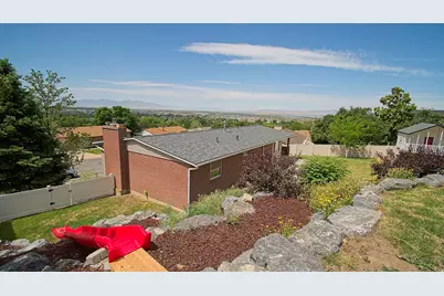 217 E Peach Tree Dr N, Centerville, UT 84014 - Photo 37