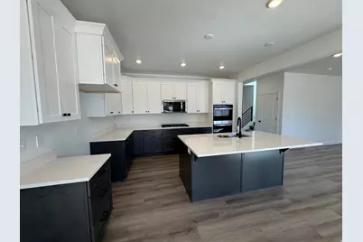 945 W Motor Vu Dr #206, Riverdale, UT 84405 - Photo 9