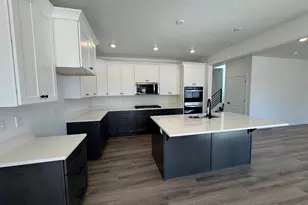 945 W Motor Vu Dr, Riverdale, UT 84405 - Photo 9