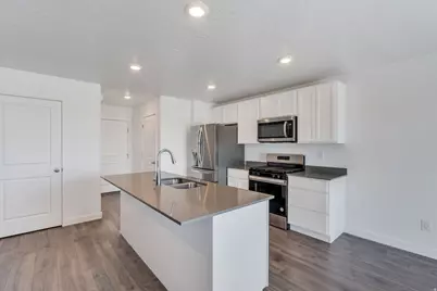 992 W Broadleaf Dr, Santaquin, UT 84655 - Photo 5