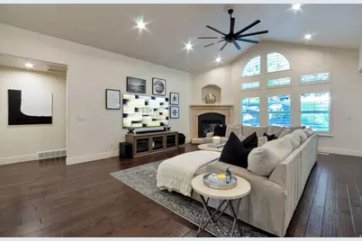 577 S Ridge Top Ln E, North Salt Lake, UT 84054 - Photo 3