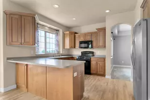 760 E Hidden Mnr Cir, Lehi, UT 84043 - Photo 9