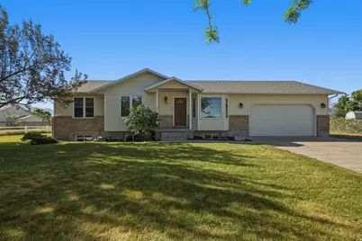 1055 W 325 N, Hyrum, UT 84319 - Photo 1