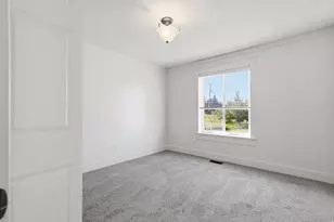 1055 W 325 N, Hyrum, UT 84319 - Photo 11