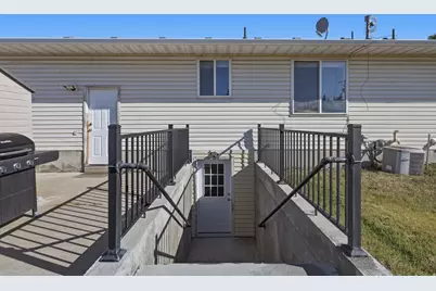 1055 W 325 N, Hyrum, UT 84319 - Photo 31