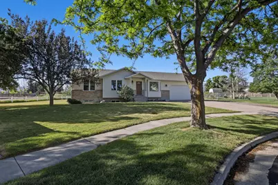 1055 W 325 N, Hyrum, UT 84319 - Photo 3