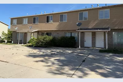 256 W 350 N #UNIT B, Vernal, UT 84078 - Photo 1