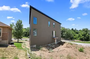 708 E Edgewood Dr, South Ogden, UT 84403 - Photo 3