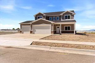 1642 W 3125 N, Pleasant View, UT 84414 - Photo 3