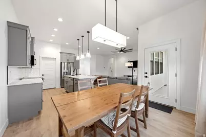 739 S Middle Dr, Washington, UT 84780 - Photo 17