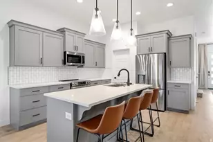 739 S Middle Dr, Washington, UT 84780 - Photo 15