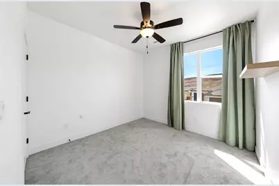 739 S Middle Dr, Washington, UT 84780 - Photo 41