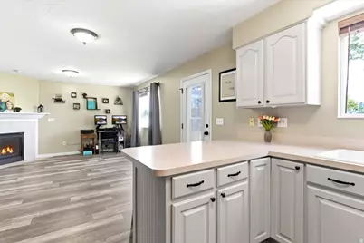 1016 N 525 W, Clinton, UT 84015 - Photo 11