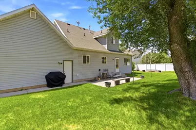 1016 N 525 W, Clinton, UT 84015 - Photo 27
