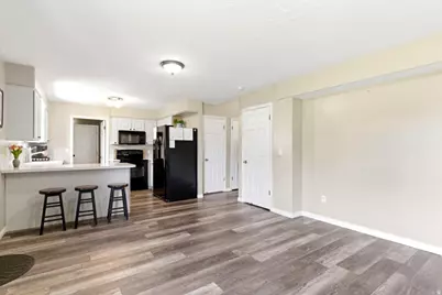 1016 N 525 W, Clinton, UT 84015 - Photo 9