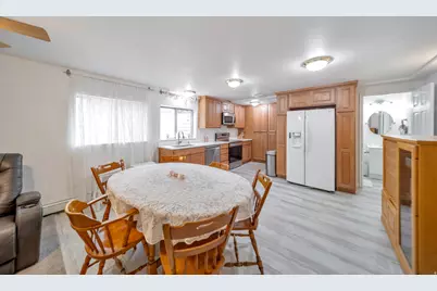 1806 E 9800 S, Sandy, UT 84092 - Photo 25