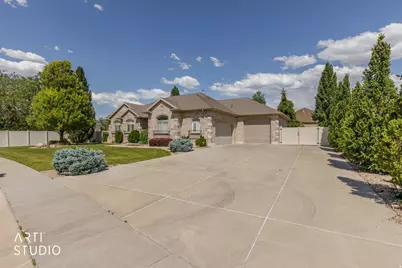 2327 Bluff Ridge Dr, Syracuse, UT 84075 - Photo 3