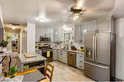 6190 S Country Dr, Taylorsville, UT 84129 - Photo 9