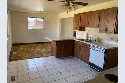 5135 S 1000 E, Murray, UT 84117 - Photo 9