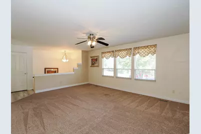 2648 E Eastmanor Dr, Cottonwood Heights, UT 84121 - Photo 9