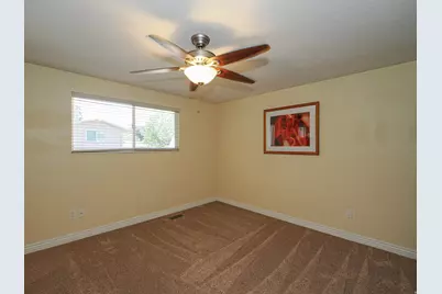 2648 E Eastmanor Dr, Cottonwood Heights, UT 84121 - Photo 15