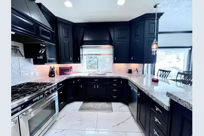 4433 S Devonshire Dr E, Bountiful, UT 84010 - Photo 13