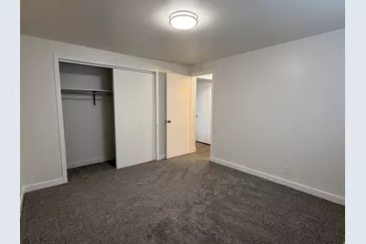 895 E Arrowhead Ln, Murray, UT 84107 - Photo 9
