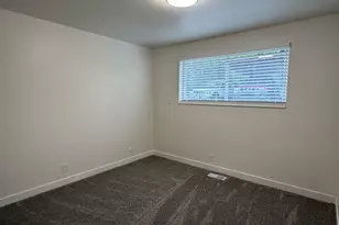 895 E Arrowhead Ln, Murray, UT 84107 - Photo 7