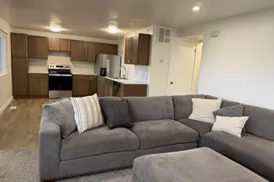 895 E Arrowhead Ln, Murray, UT 84107 - Photo 3