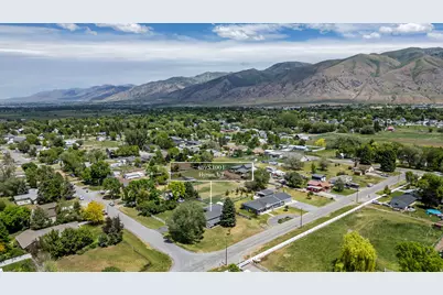 489 S 100 E, Hyrum, UT 84319 - Photo 33