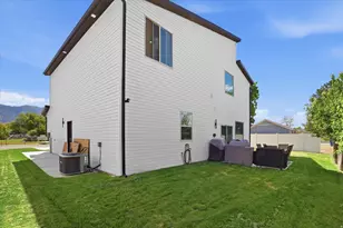 869 Three Point Ave, Logan, UT 84321 - Photo 9