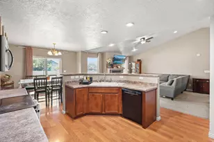 1101 E Searle Ln N, Eagle Mountain, UT 84005 - Photo 15