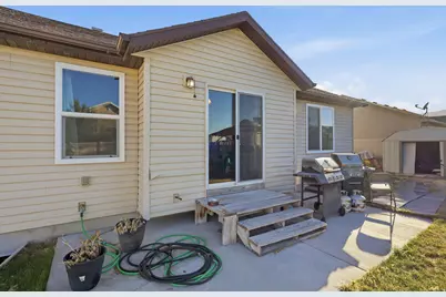 1101 E Searle Ln N, Eagle Mountain, UT 84005 - Photo 47