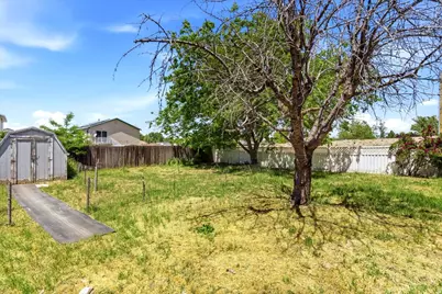 671 W 1800 N, Clinton, UT 84015 - Photo 25