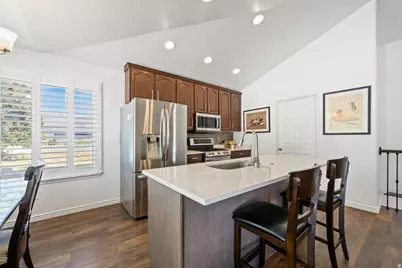 1606 W Seneca Dr N, Roy, UT 84067 - Photo 9