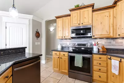 2639 S 2975 W, West Haven, UT 84401 - Photo 11
