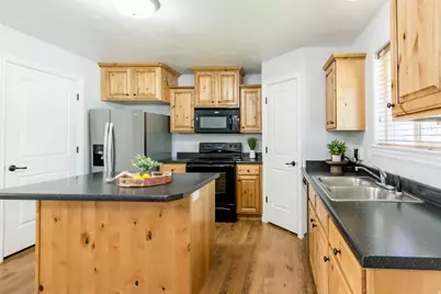 233 E 500 N, Roosevelt, UT 84066 - Photo 9