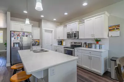 411 N Sage Crest Dr, Washington, UT 84780 - Photo 15