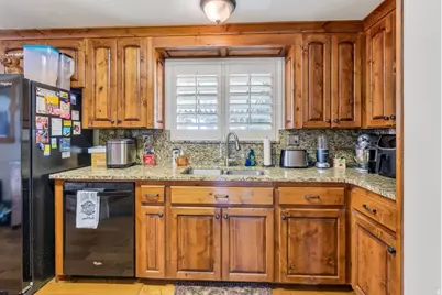 178 S 200 E, Orem, UT 84058 - Photo 9