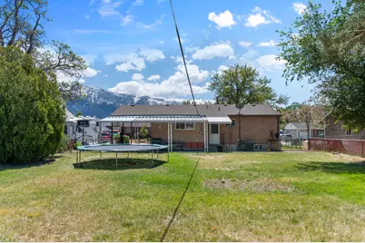 9902 Poppy Ln, Sandy, UT 84094 - Photo 23