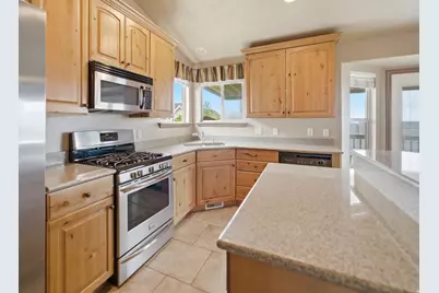 7063 S Rialto Way W, West Jordan, UT 84081 - Photo 5