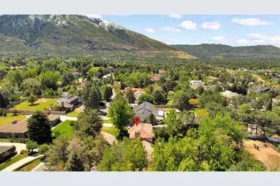 4 Rollingwood Ln, Sandy, UT 84092 - Photo 3