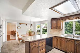 4 Rollingwood Ln, Sandy, UT 84092 - Photo 9