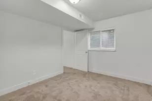 11976 S Woodridge Rd E, Sandy, UT 84094 - Photo 33